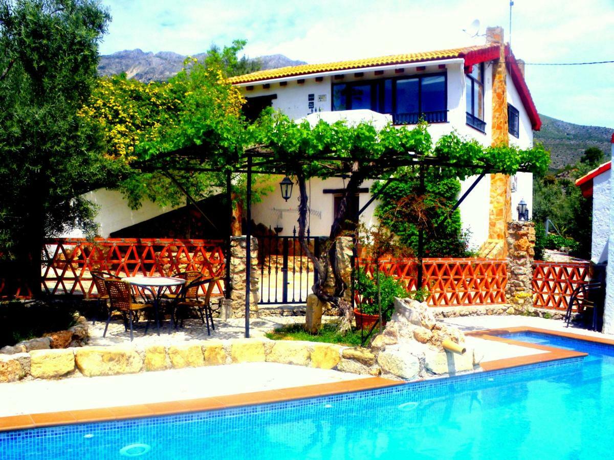 Alojamiento Rural El Agueelo Huelma Exterior foto